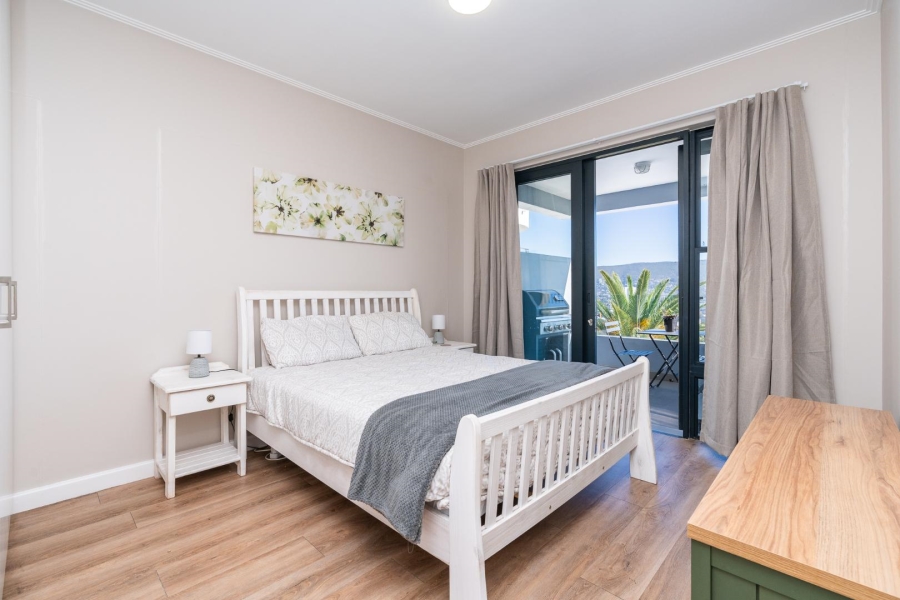 To Let 2 Bedroom Property for Rent in Vredehoek Western Cape